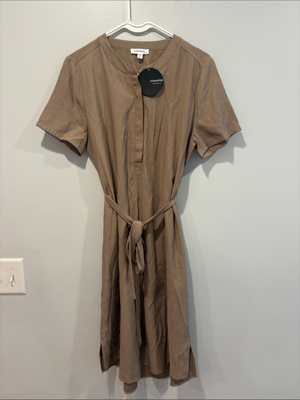 Short Sleeve Tie-Waist Midi Dress in Taupe Brown ptp 20 length 40